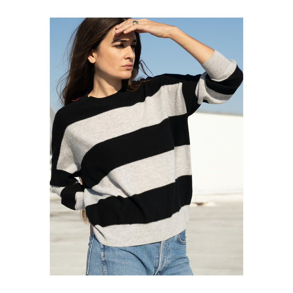 DWT1201+BLACK+L+DODO BASIC V-NECK T-SHIRT